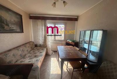 Apartament 3 camere,str.Alunisului,etaj 3