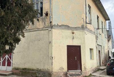 Spațiu comercial, de 400 mp, în Central - 4