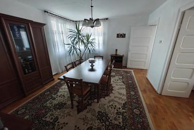 Casa zona Plevnei Parang 10 camere pretabila pentru locuinta sau diferite activitati comerciale - 2