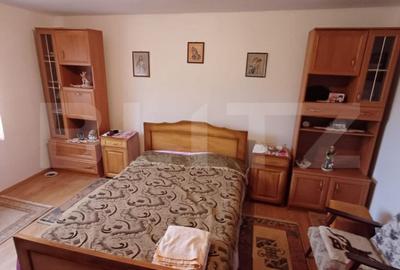 Casă cu 4 camere cu Garaj în Central - 1
