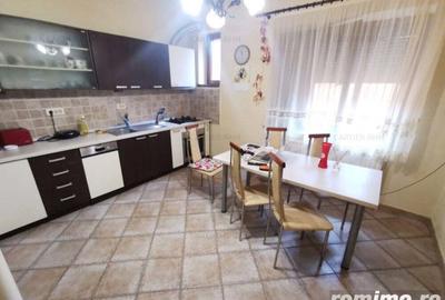 Vila mare ,ideala pentru locuit sau Gradini?a-after school - 1