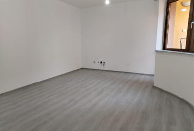 Duplex cu scara interioara si curte - constructie noua - 4