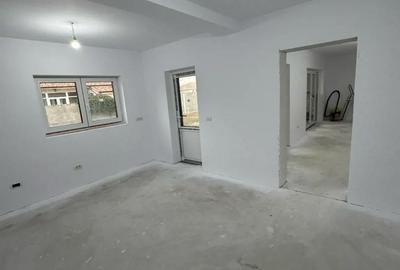 Casă cu Teren 605 Mp în Albina - 3