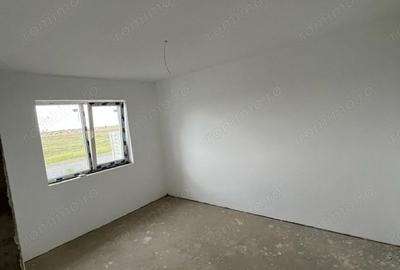 Casă cu 3 camere cu Teren 400 Mp în Central