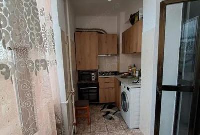 Garsoniera | Zona Far | Decomandata - 1