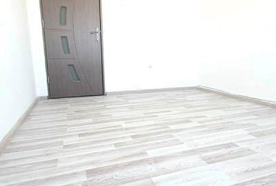 Apartament cu 3 camere semidecomandat în Central - 4