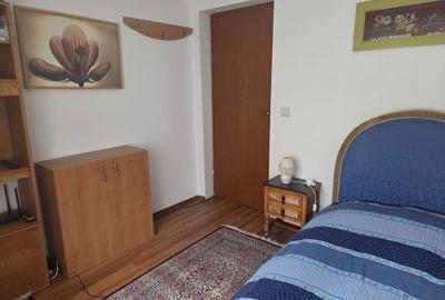 Casă cu 4 camere decomandat în Central - 1