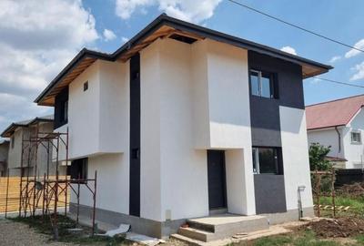 Casă cu 4 camere în Central - 1