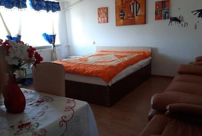 Inchiri Garsoniera zona tomis mall - 10