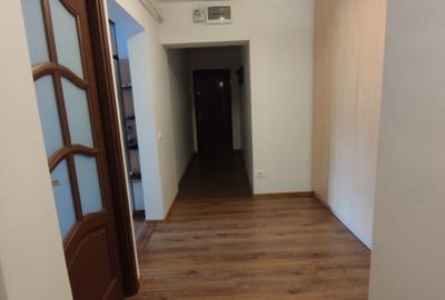 Apartament cu 3 camere decomandat în Găvana - 4