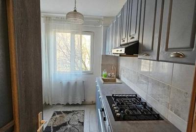 Apartament cu 3 camere, etaj 2/4, zona Podu Ros - 4