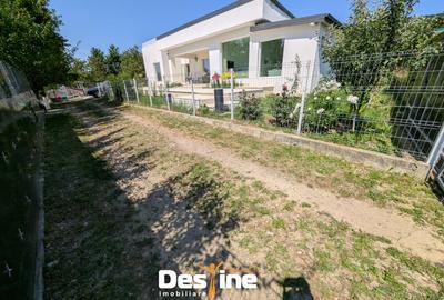 Comision 0% - Casa sustenabila 240 mp cu design futurist, in natura - 3
