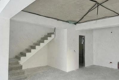 Casă cu Teren 330 Mp în Central