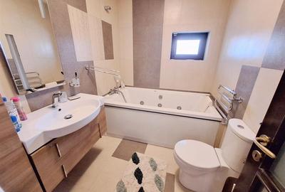 Casă cu 7 camere cu Teren 360 Mp în Central - 18