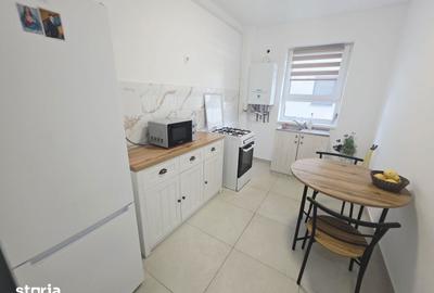 Apartament cu 3 camere decomandat în Tractorul - 11