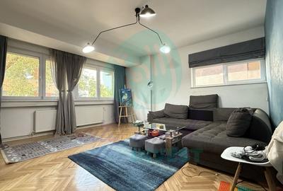 Apartament cu 3 camere decomandat, mobilat în P-ța Romană
