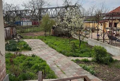 Casă cu 4 camere în Central - 1