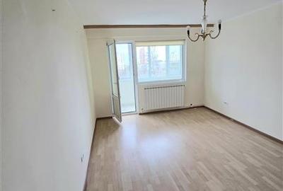 Apartament cu 3 camere decomandat în Tomis III