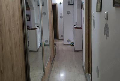 Apartament cu 4 camere semidecomandat în Central - 3