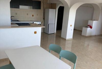 Apartament situat in zona FAR - 6