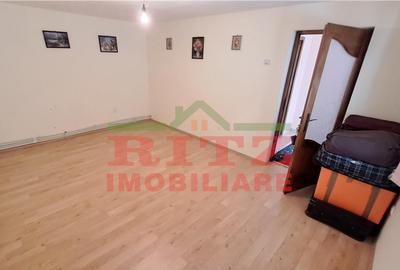 Casa Parter teren 500 mp in Perieti de /Schimb cu gars. - 2