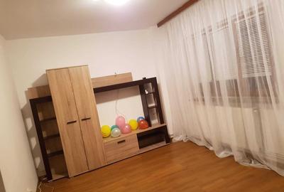 Garsonieră decomandată în Lipovei