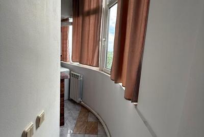 Garsonieră semidecomandată în Universitate