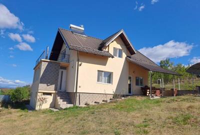 Casă cu 4 camere cu Teren 900 Mp în Central - 3