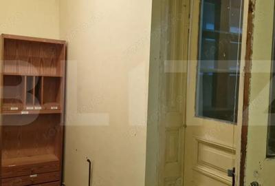 Casă cu Teren 1138 Mp în Central - 2