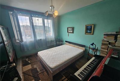 Apartament cu 2 camere semidecomandat în Micro I - 7