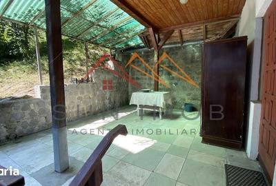 Casă cu 7 camere cu Teren 3100 Mp în Poiana - 14