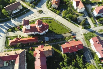 Apartament cu 2 camere decomandat în Central