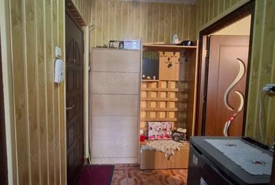 Zona Orizont - 3 camere semidecomandat balcon mobilat centrala etaj 2 - 11