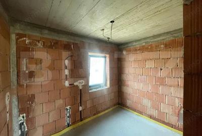 Apartament cu 4 camere decomandat în Central - 3