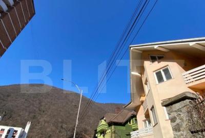 Casă cu 7 camere cu Teren 750 Mp în Central