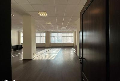 Spațiu comercial, de 761 mp, în Central