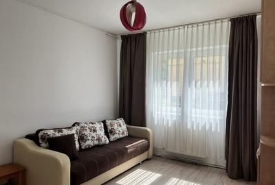 Apartament cu 2 camere nedecomandat, mobilat în Mihai Viteazul
