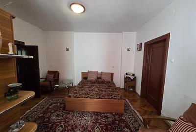 VILA INTERBELICA PE O STRADA LINISTITA - 6