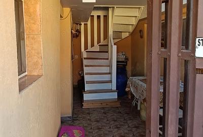 Casă cu 4 camere în Central - 2