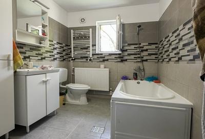 Casa cu 4 camere si garaj cu rampa-teren 500 mp-jud. Constanta - 19