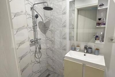 Apartament cu 3 camere decomandat în 9 Mai - 11