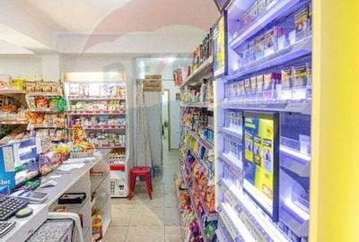 Spatiu comercial de 50 mp, Liceul Economic - 15