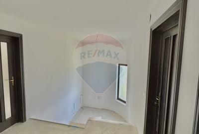 OFERTA!!Vila deosebita de vanzare in Sasar cu teren 1200 mp! - 18