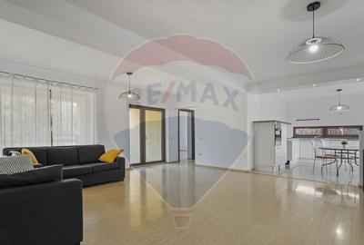 Casa luminoasa cu 7 camere si curte de 571 mp in zona de ...