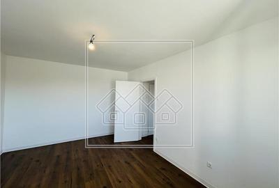 Ap cu 2 camere si balcon, etaj 2/4 - renovat - Zona Terezian - 10