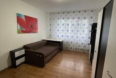 Apartament cu 3 camere decomandat, mobilat în Tătărași