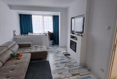 Apartament cu 3 camere decomandat în Muncii