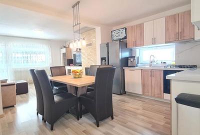 Casă cu 4 camere în Central