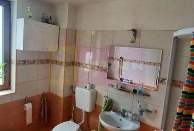 Casă cu 5 camere cu Teren 578 Mp în Joița - 4