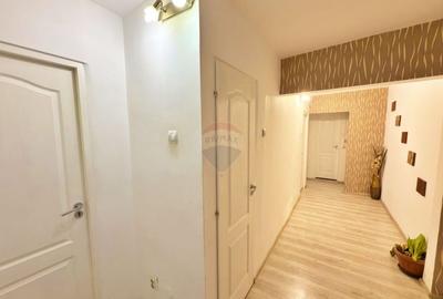 Apartament cu 3 camere decomandat, mobilat în Alfa - 10